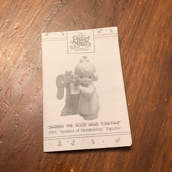 Precious Moments"Sharing the Good New Together"1991"Symbol of Membership"Figure - Picture 8 of 16